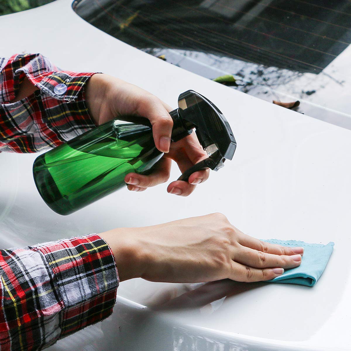 Driew ergonomic handheld design is easy to grip for quick misting sessions