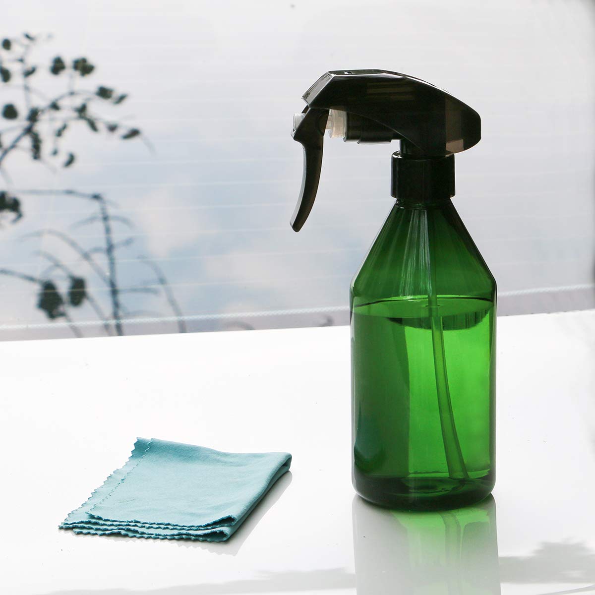 Driew precise fine mist nozzle delivers even coverage for delicate foliage
