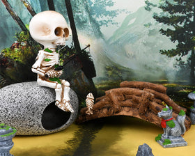 DS. DISTINCTIVE STYLE mini skull fisher figure ideal for year-round garden display