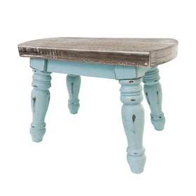 Dwellington Farmhouse Step Stool wood grain close-up reveals warm natural finish