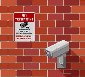 Dxyizus outdoor yard fence signage secures perimeters for homes or businesses.