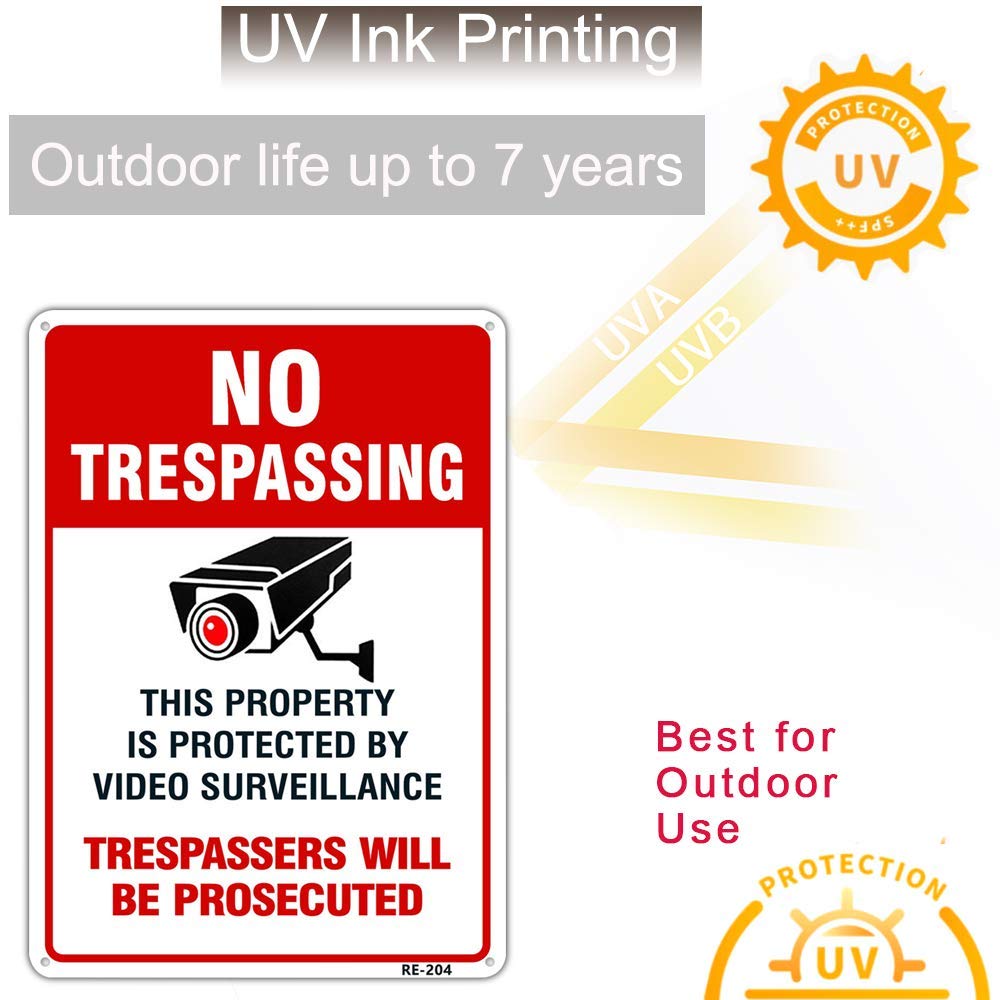 Dxyizus UV-printed all-weather sign maintains sharp graphics year round.