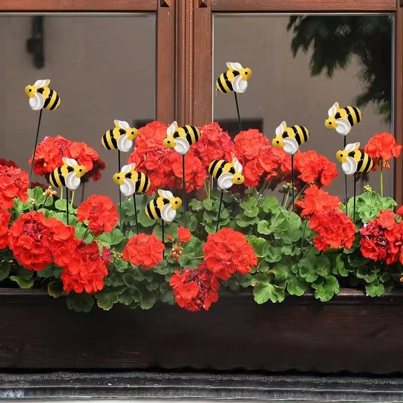DYJAGYO yellow resin bee stakes, spring-summer accents brighten front yards