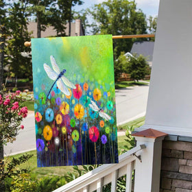 DZGlobal Bright color garden flag captures vivid details for eye-catching garden decor.