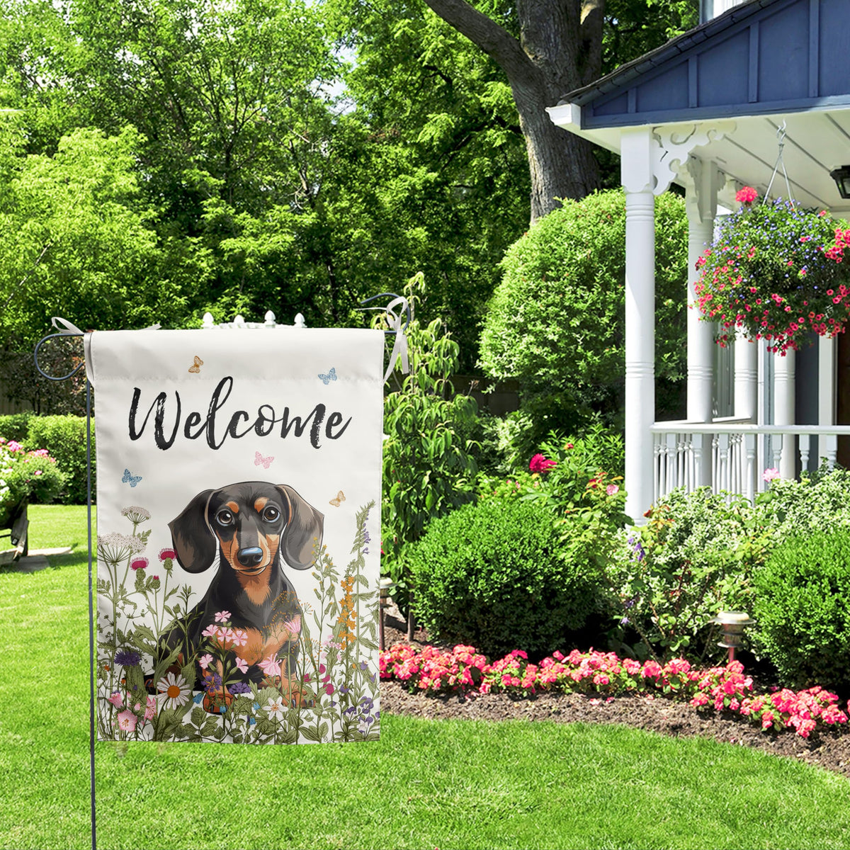 DZGlobal floral-dachshund banner brightens outdoor spaces with durable polyester construction