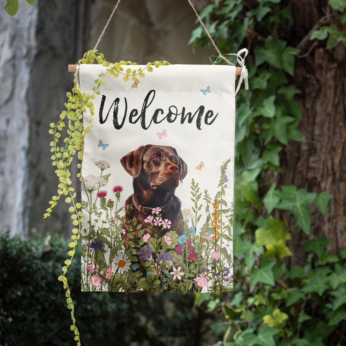 DZGlobal porch-ready lab flag emphasizes durable design for outdoor use.