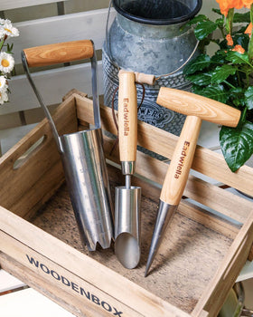 Elegant gift for gardening enthusiasts who value quality and craft.