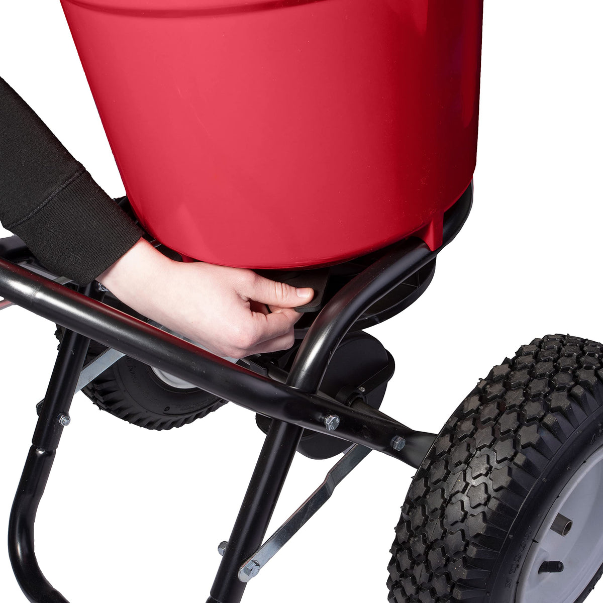 EarthWay 2150 enclosed gearbox designed for durability in damp conditions