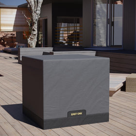 East Oak elastic bottom strap ensures secure fit in windy conditions.