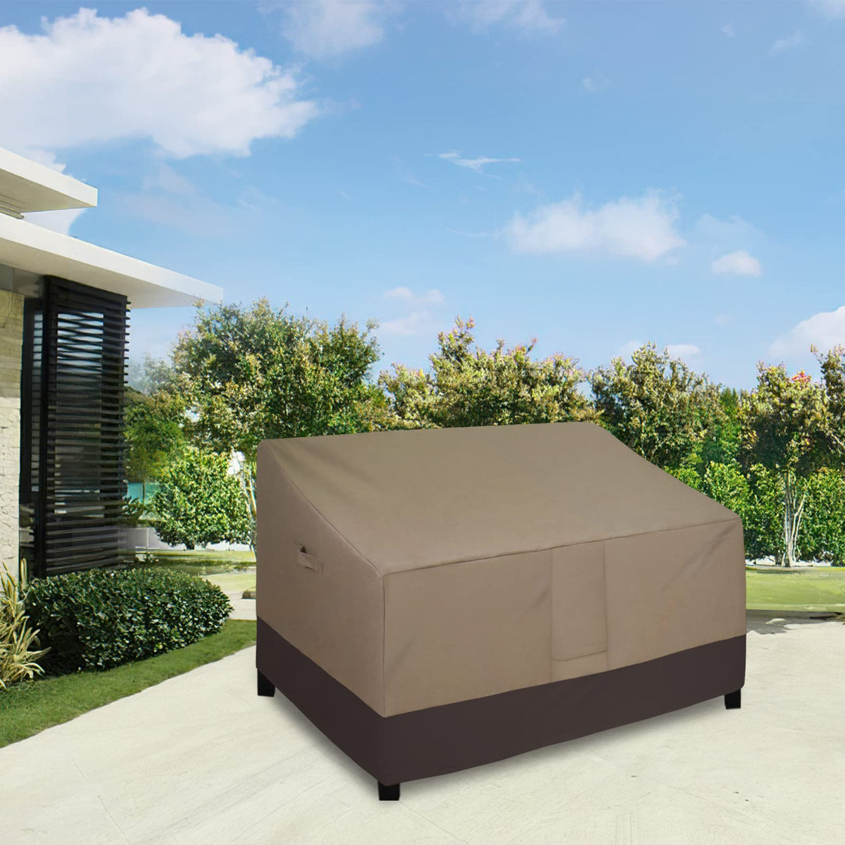 Easy-Going cover showing windproof straps securing the furniture