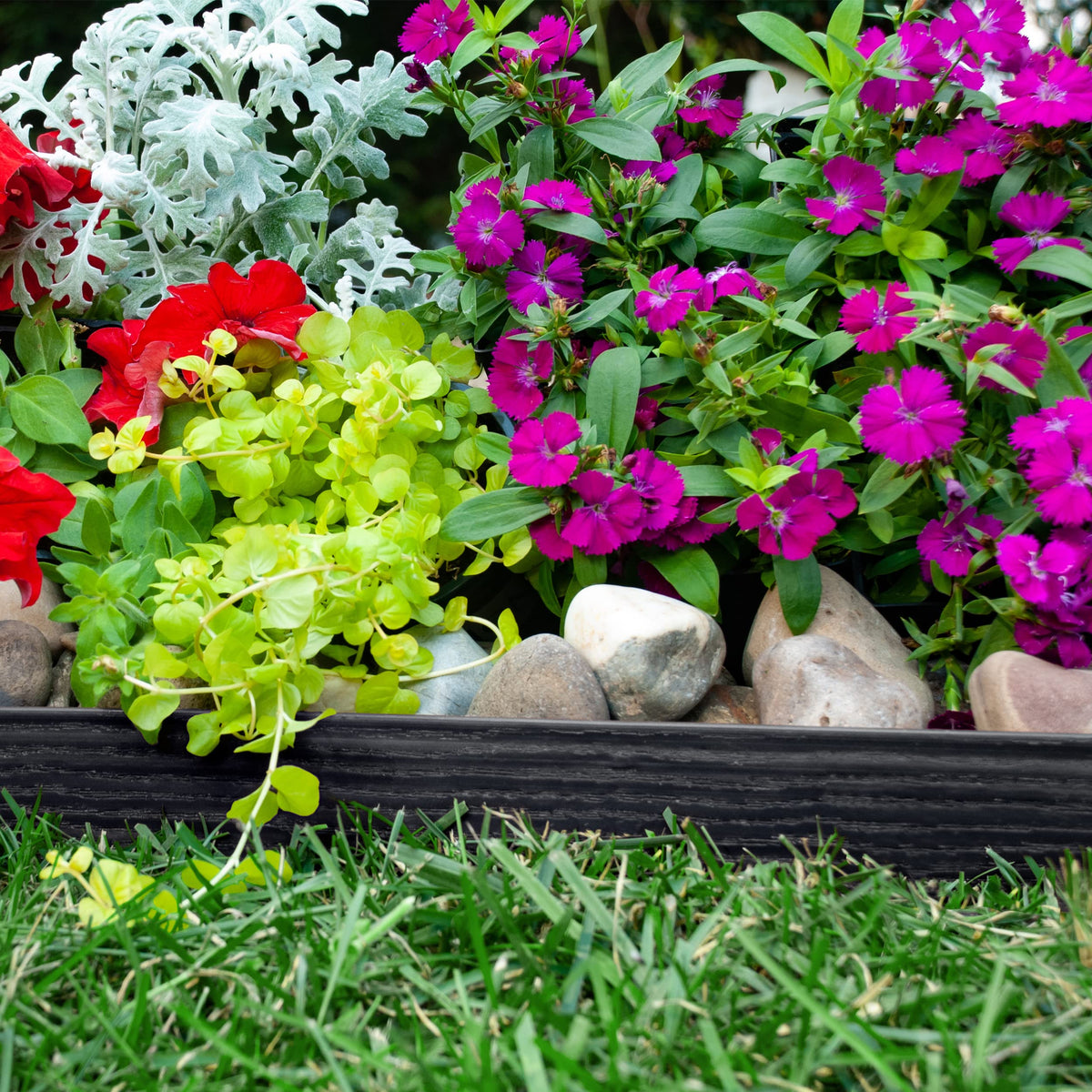 EasyFlex recycled plastic construction resists weather and is easy to trim.