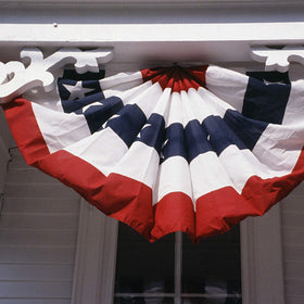 EBaokuup brass-grommet flag banner for easy porch hanging.