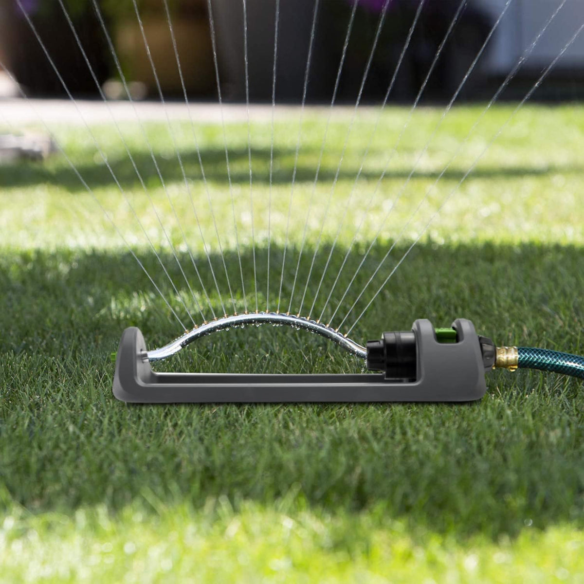 EC.TEAK lawn sprinkler is compatible with US standard ¾-inch hoses.