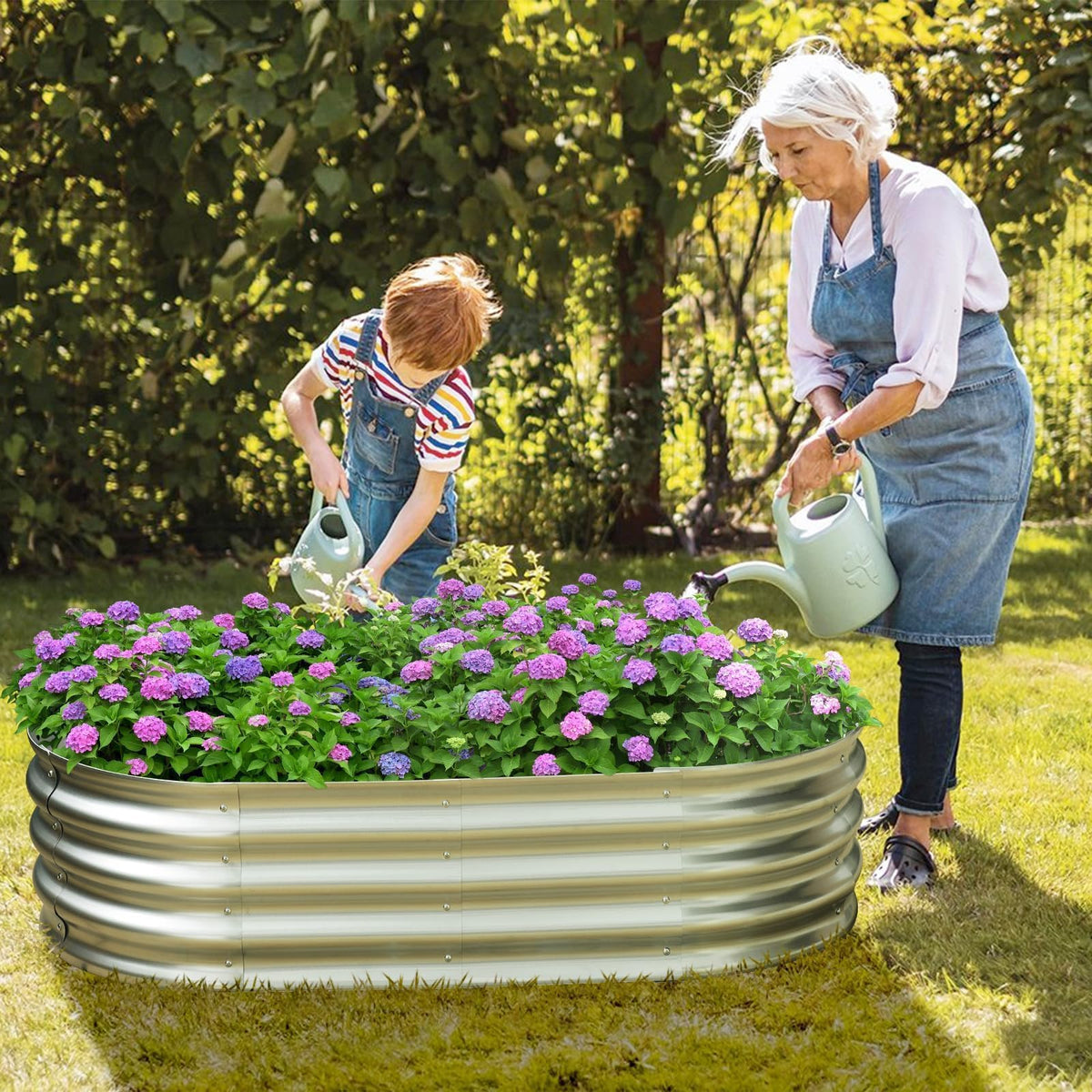 Eclaron weather-resistant garden bed withstands outdoor conditions year-round.