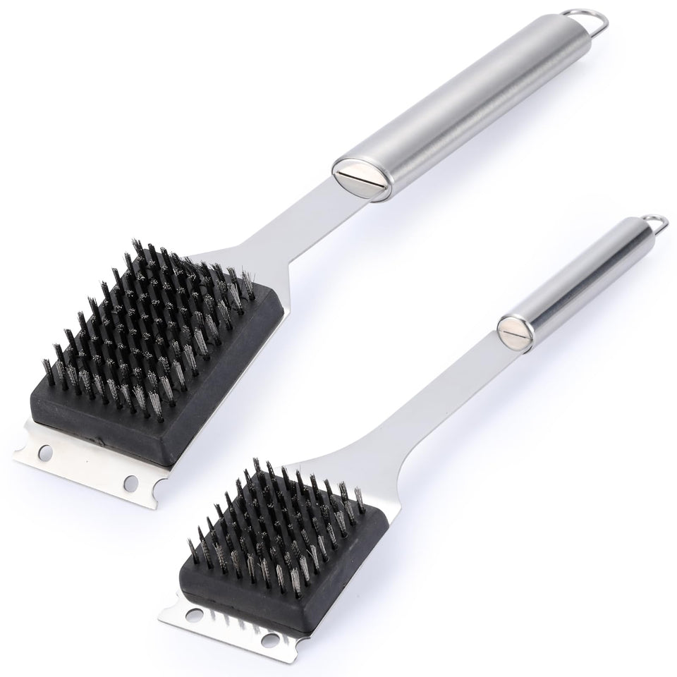 Edgnb 16.5-inch grill brush in action cleans grill grates quickly