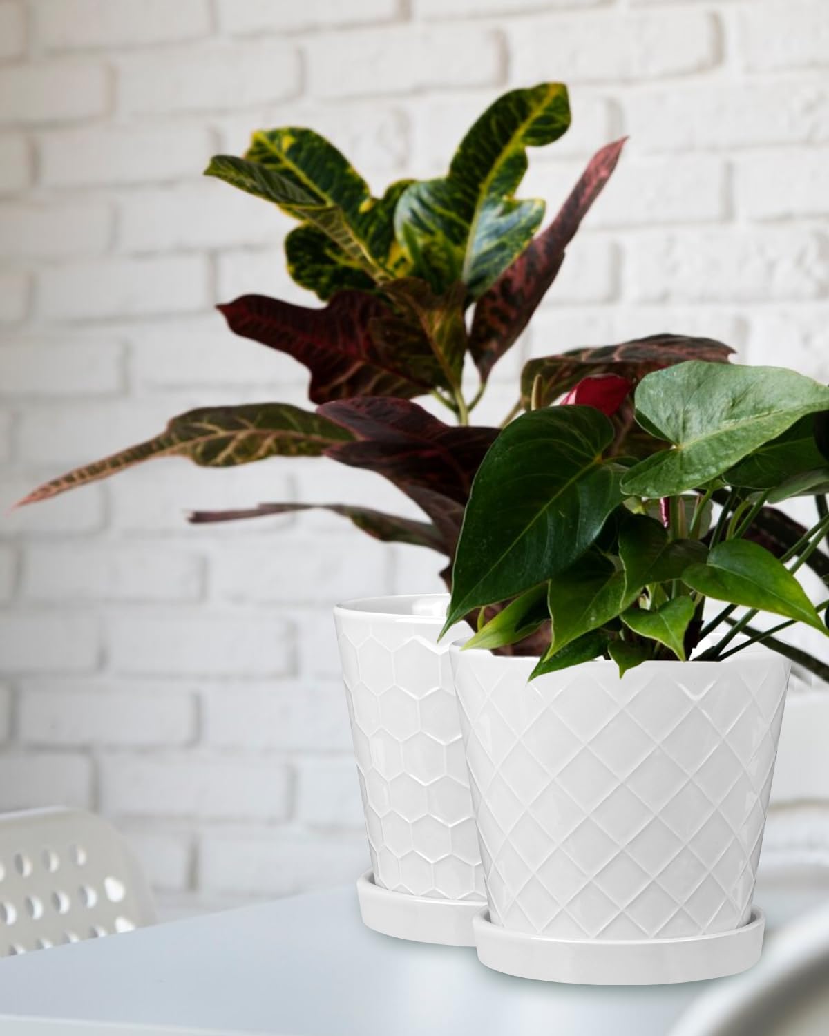 EFISPSS white ceramic pot on windowsill, ideal kitchen decor.