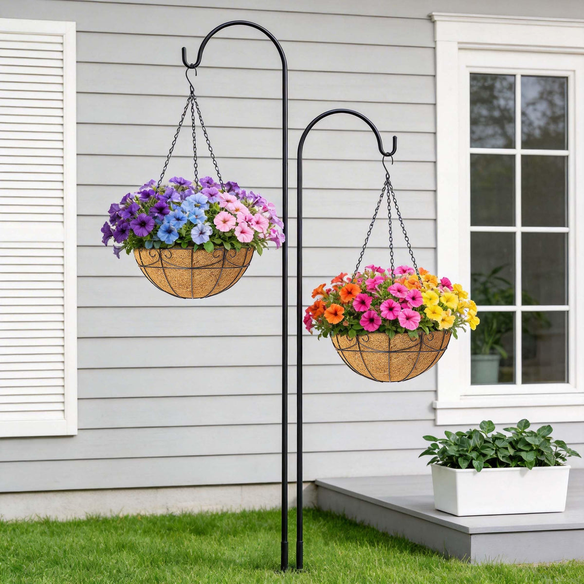 No-assembly EINYEXW hanging basket ready to hang with plants