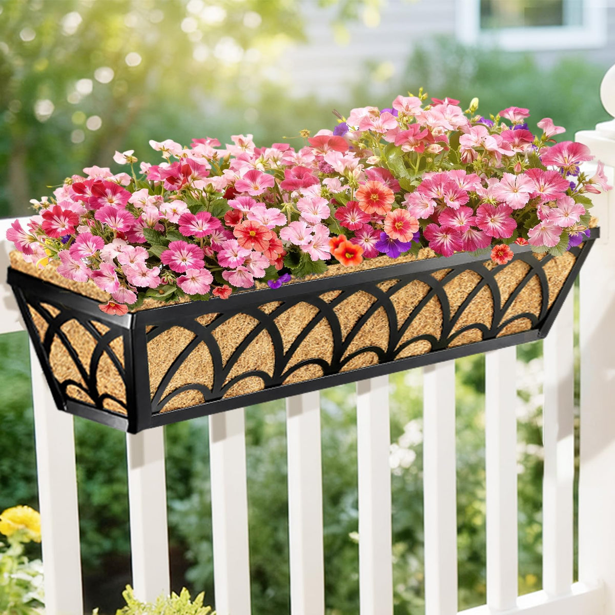 EINYEXW weatherproof planter withstands sun, rain, and frost for year-round use