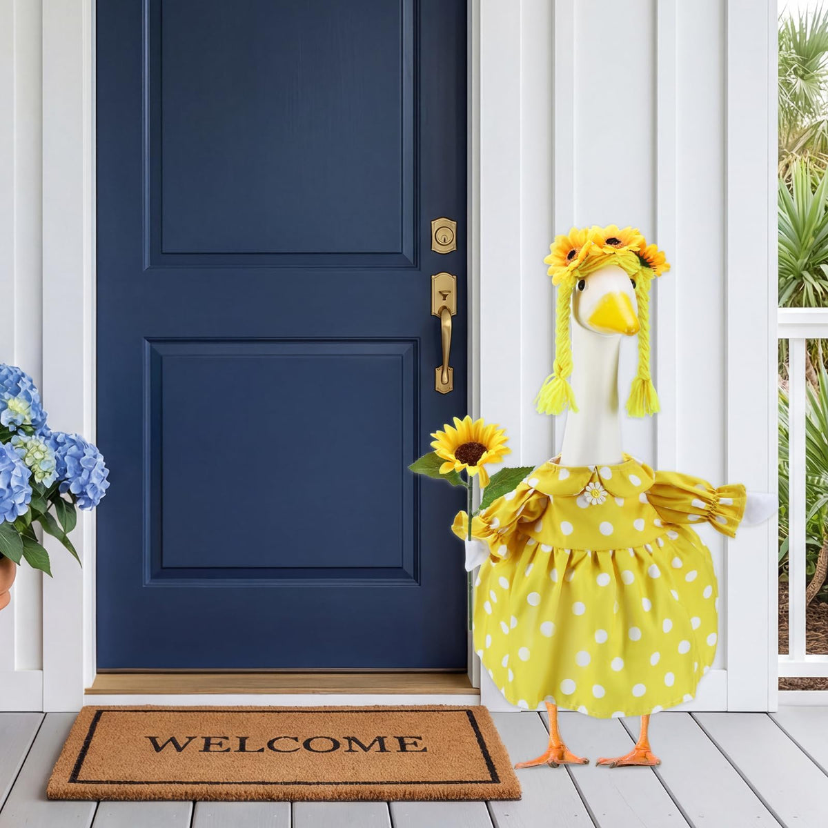 EKOREST easy-attach goose outfit for quick outdoor decorating