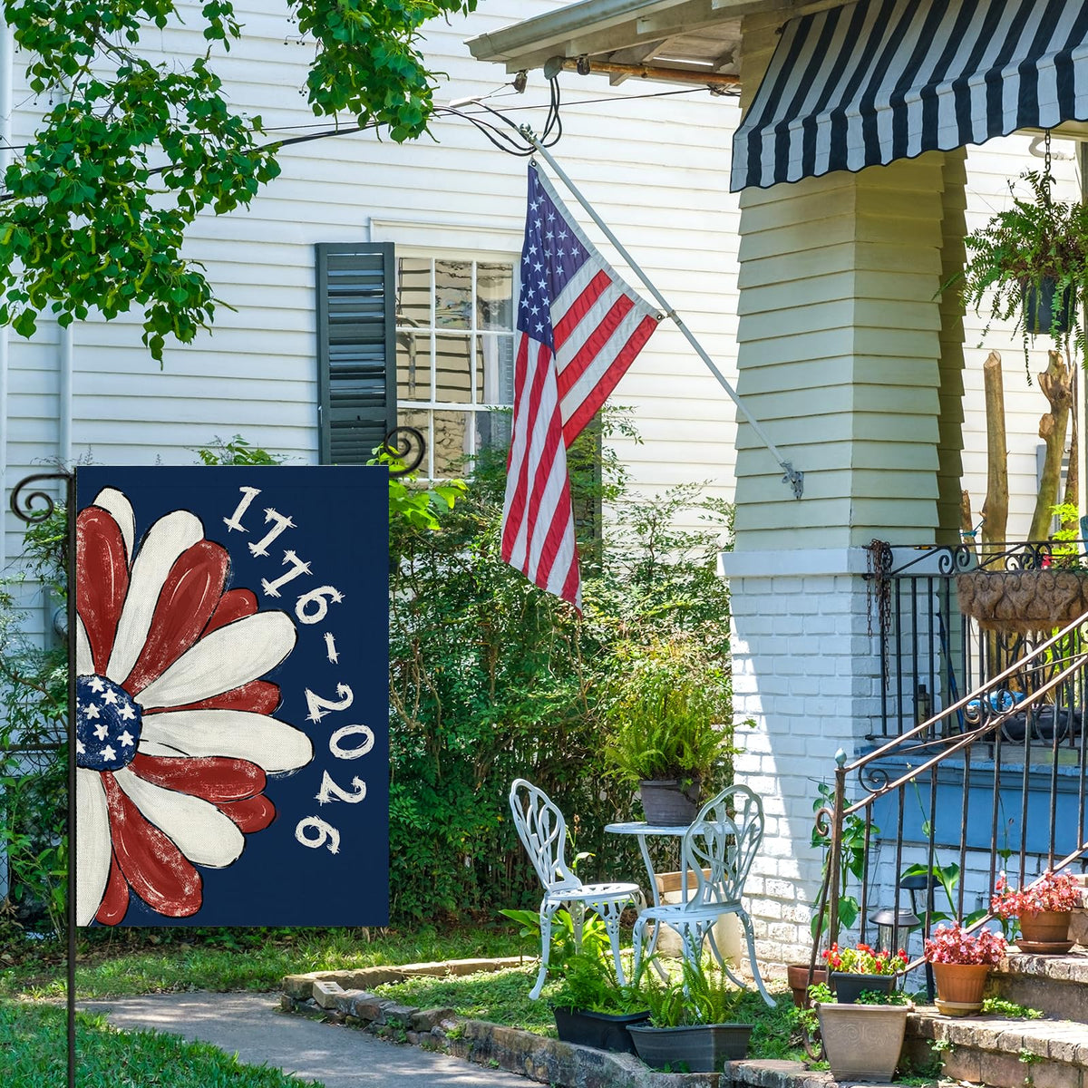 EKOREST 250th anniversary flag—UV fade-resistant coating preserves colors outside.