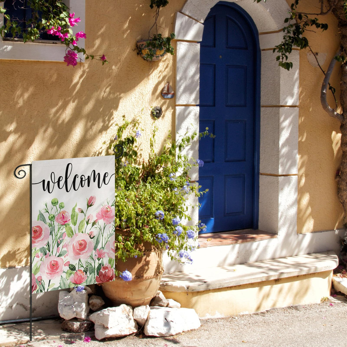 EKOREST welcome flag displays vibrant roses, perfect for patios and decks