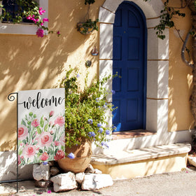 EKOREST welcome flag displays vibrant roses, perfect for patios and decks