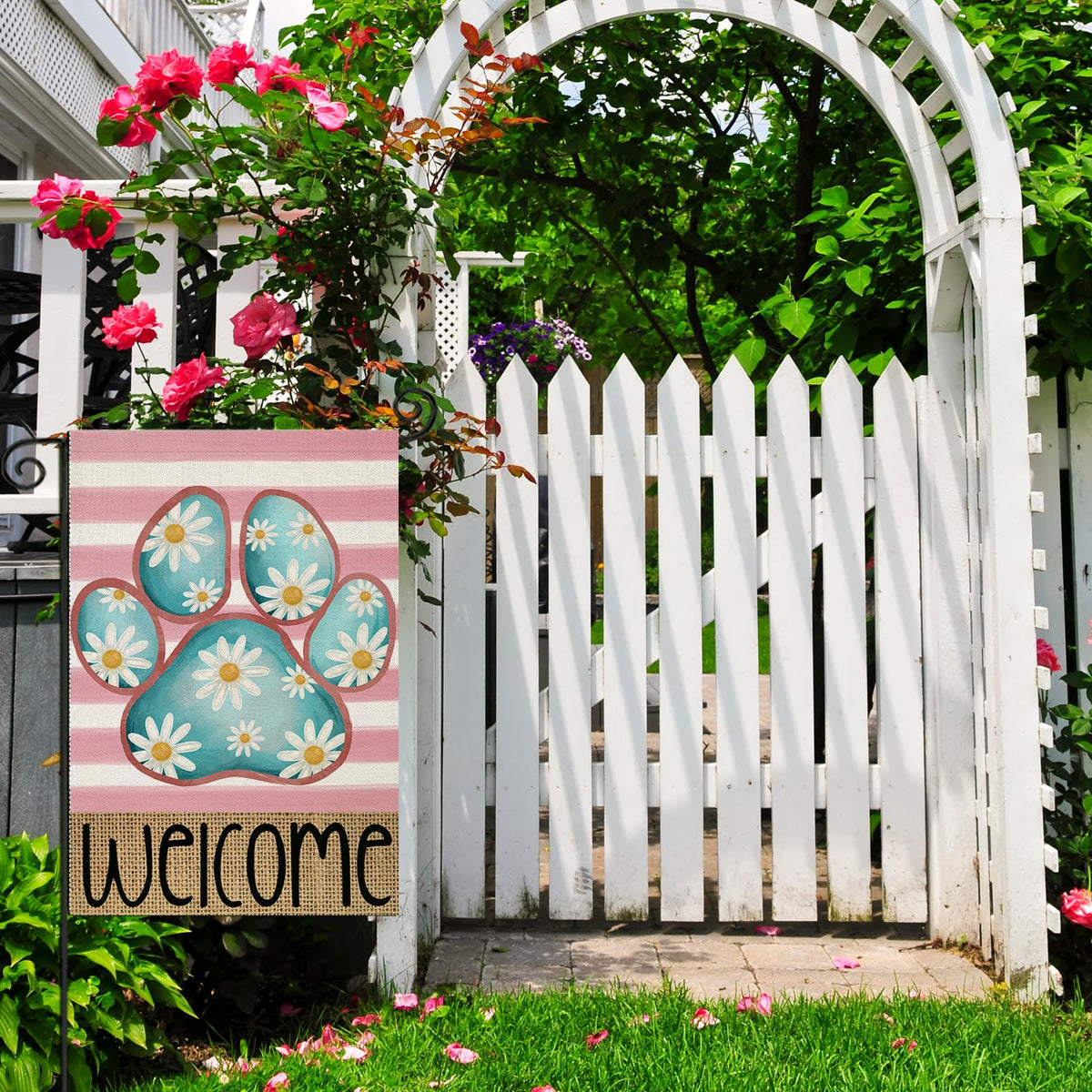 EKOREST Welcome Summer flag adds cheerful porch, lawn, or patio ambiance.
