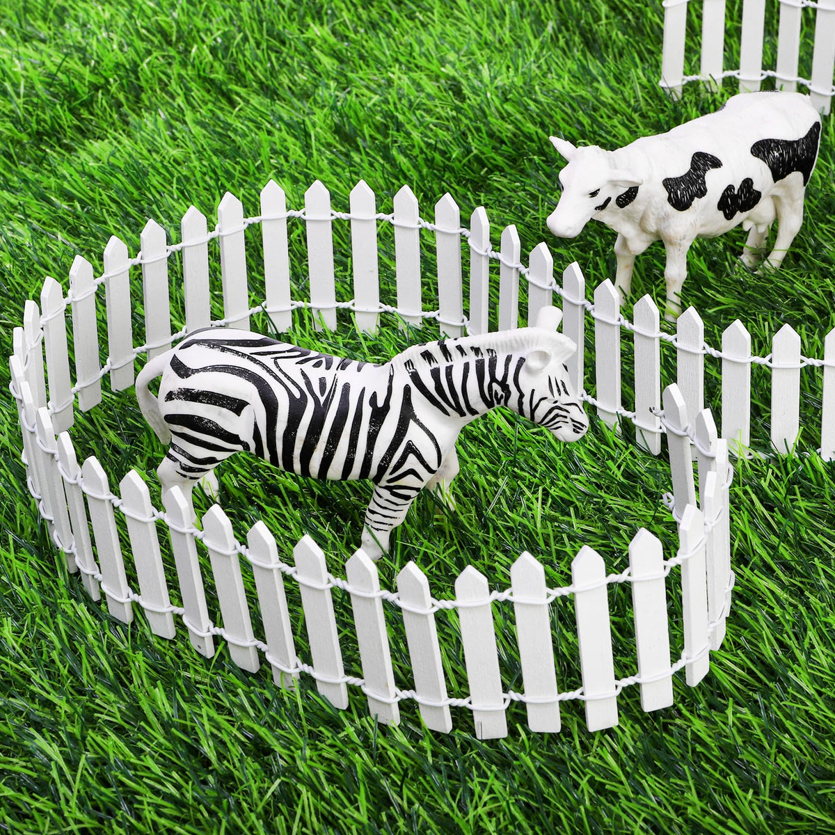 Elsjoy white mini fairy fence, easy to cut, customize lengths.