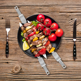 EMMZ heat-resistant gloves provide protection during grilling.