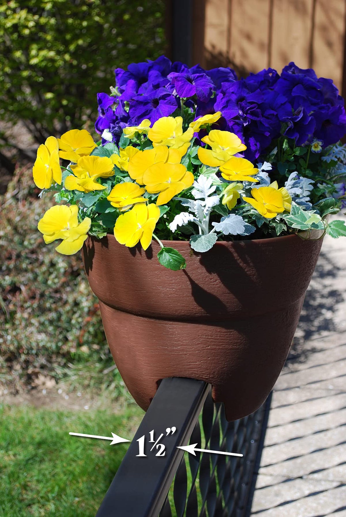 Emsco Bloomers stabilizers keep planter securely attached to railing