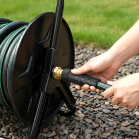 EOOIO swivel handle makes watering comfortable with less wrist strain.
