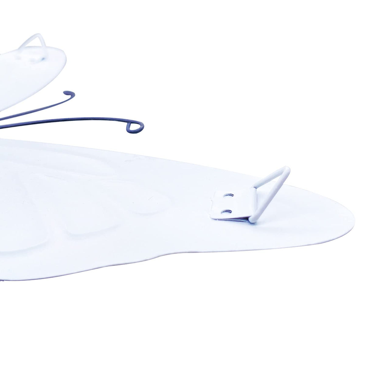 EOORAU metal butterfly designed for rain or shine outdoor spaces