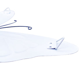 EOORAU metal butterfly designed for rain or shine outdoor spaces