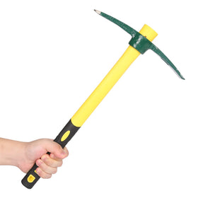 Double-headed ESCULTORA pickaxe designed for digging and breaking ground.