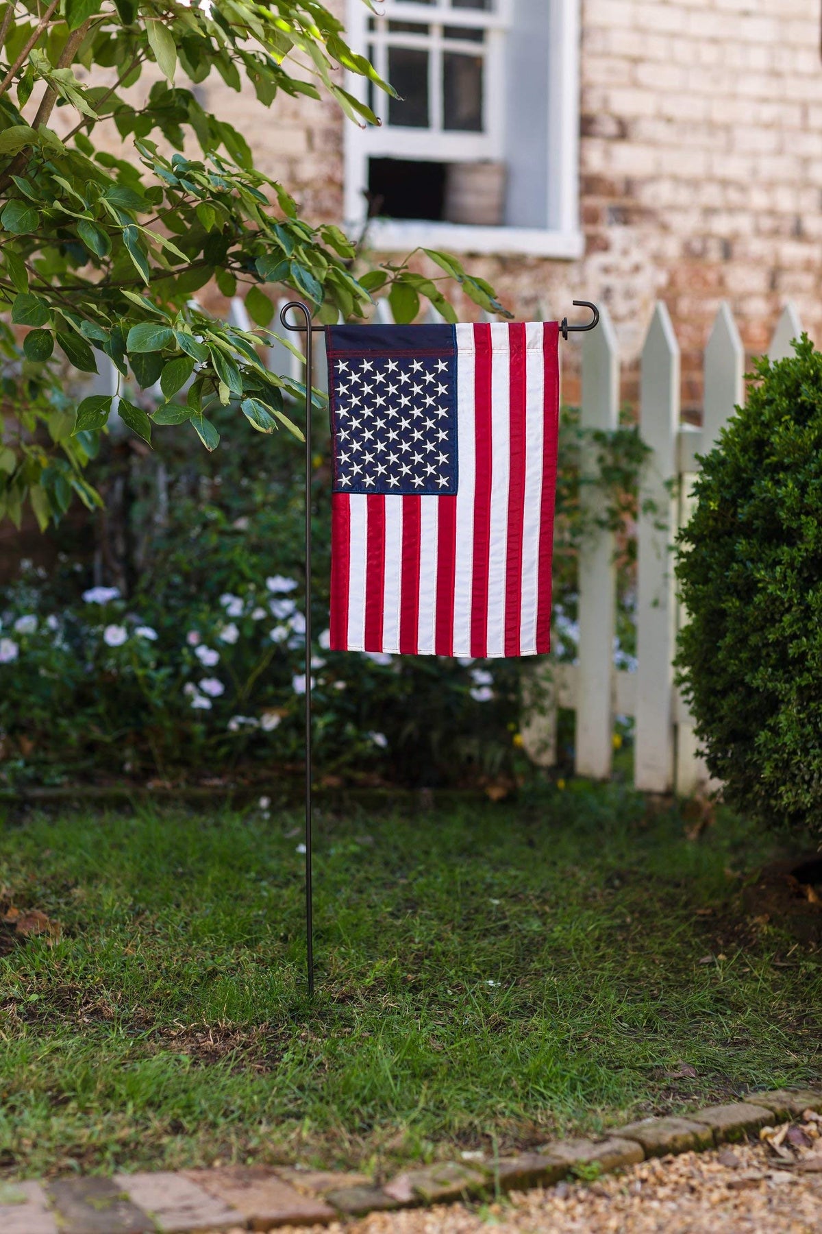 Evergreen Flag garden flag stand fit for patios and porches