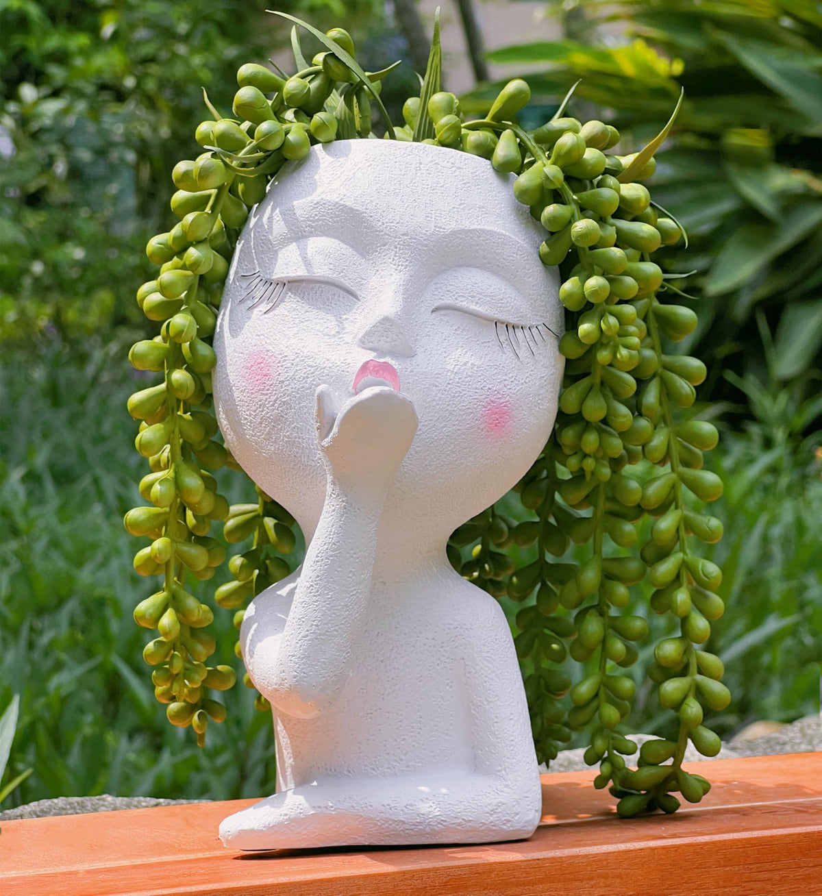 EylbKey DIY hair-plant pot invites creative styling and greenery.