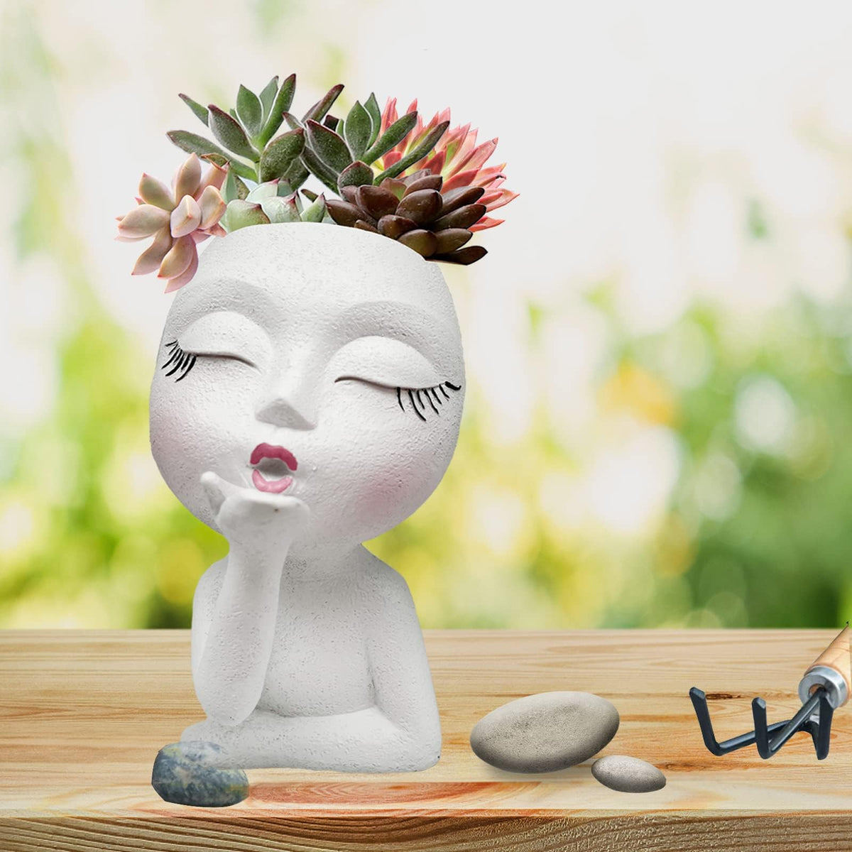 EylbKey removable base provides a stable face pot display.