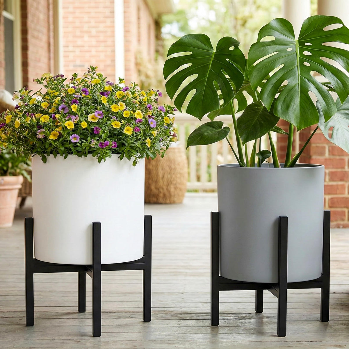Weather-resistant FaithLand finish resists fading for year-round display.