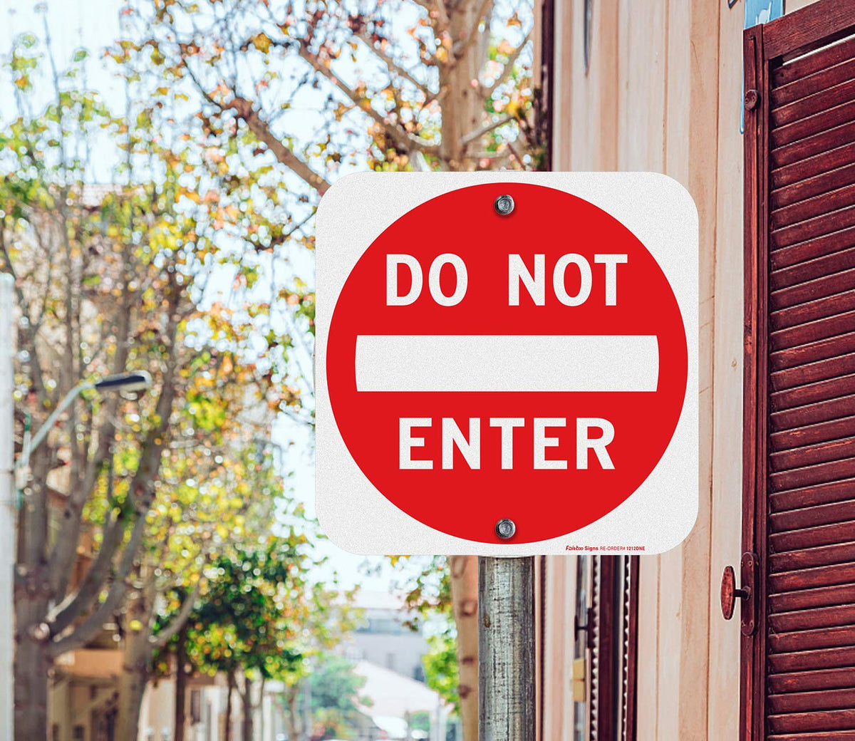 Faittoo sign uses bold white text for distance readability.