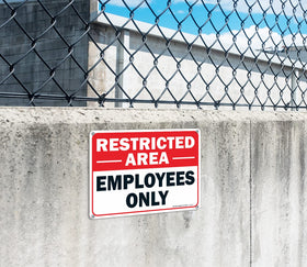 Faittoo weather-resistant signage helps improve area awareness and boundary safety.