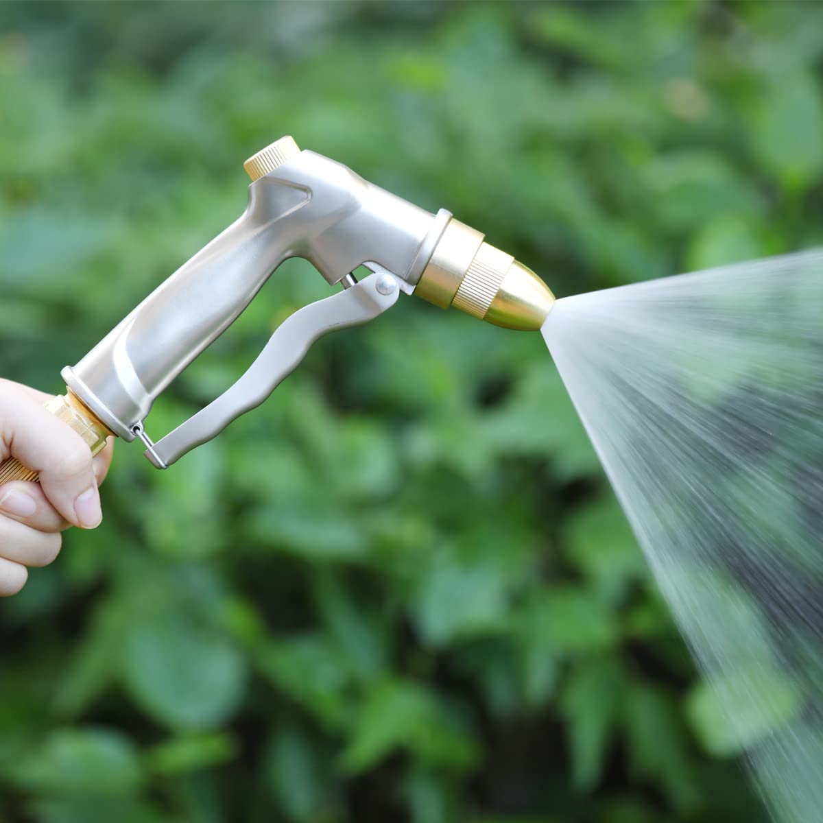 FANHAO ergonomic grip ideal for watering and quick cleaning tasks.