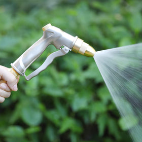 FANHAO ergonomic grip ideal for watering and quick cleaning tasks.