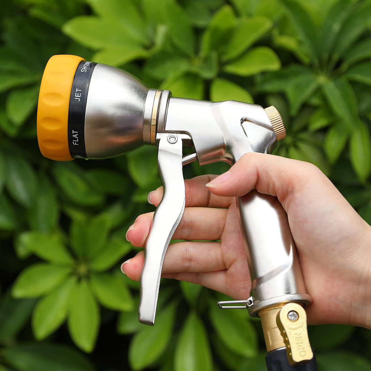 FANHAO in-use view demonstrates watering garden beds and lawns efficiently.