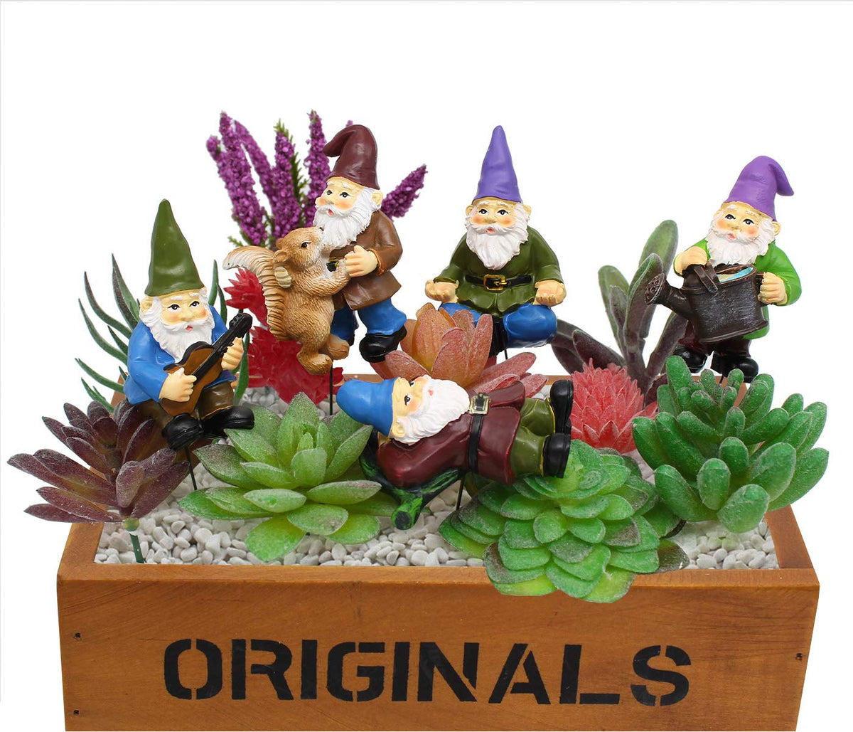 FANWNKI gnomes lying to gaze at sky for calm backyard charm