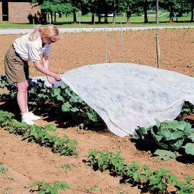FARAER easy-storage cover folds flat when not in use.