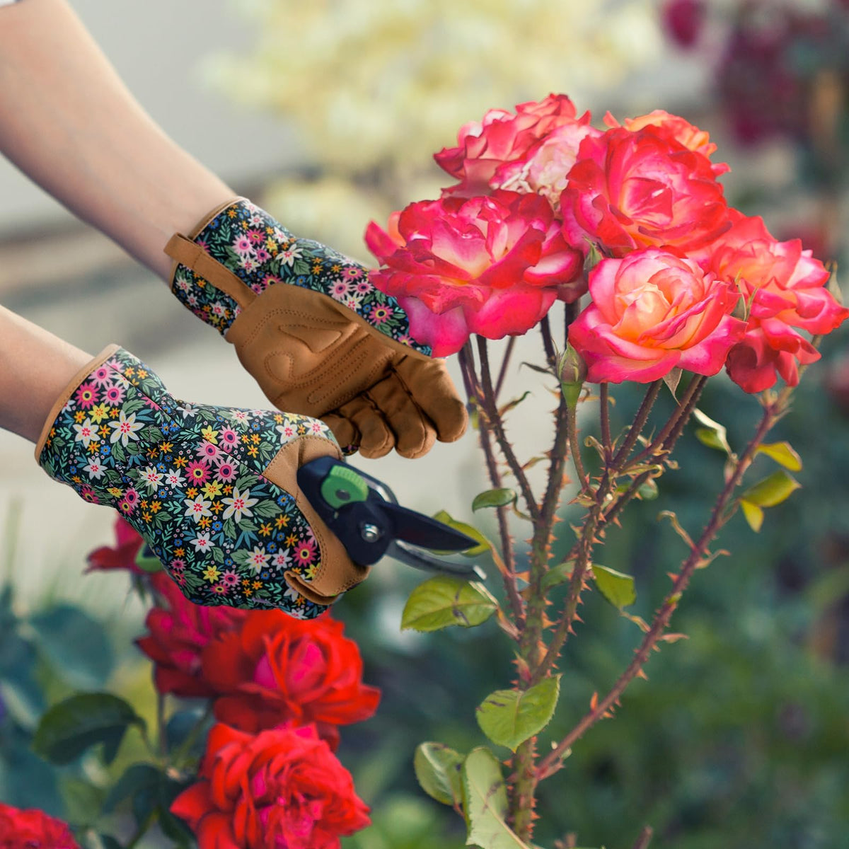 Fauson gloves feature an elastic wrist to prevent slipping and dirt intrusion.
