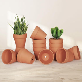 FCFKUK terracotta pot used as rustic wedding centerpiece