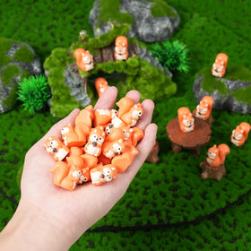 FCKLVMC 2.1 cm tall figurines brighten shelves and holiday displays with authentic charm.