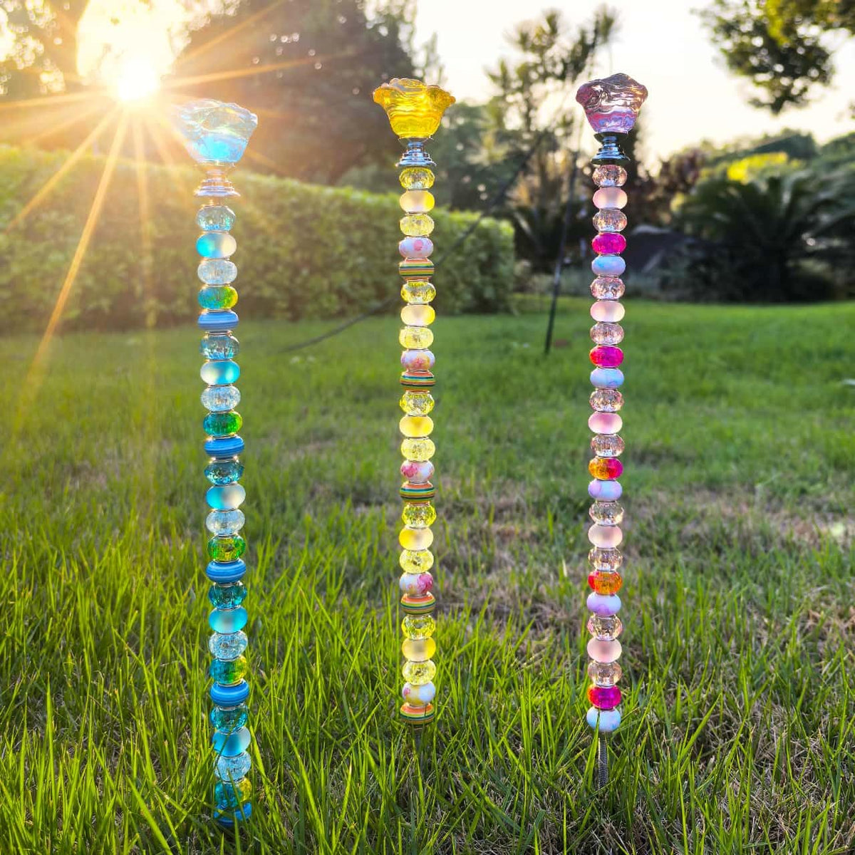 FeciFeco threaded rods and nuts ensure sturdy bead placement.