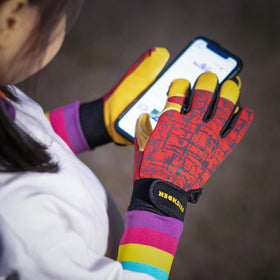 FEISHDEK Kids Gloves Velcro closure provides secure fit and debris protection.